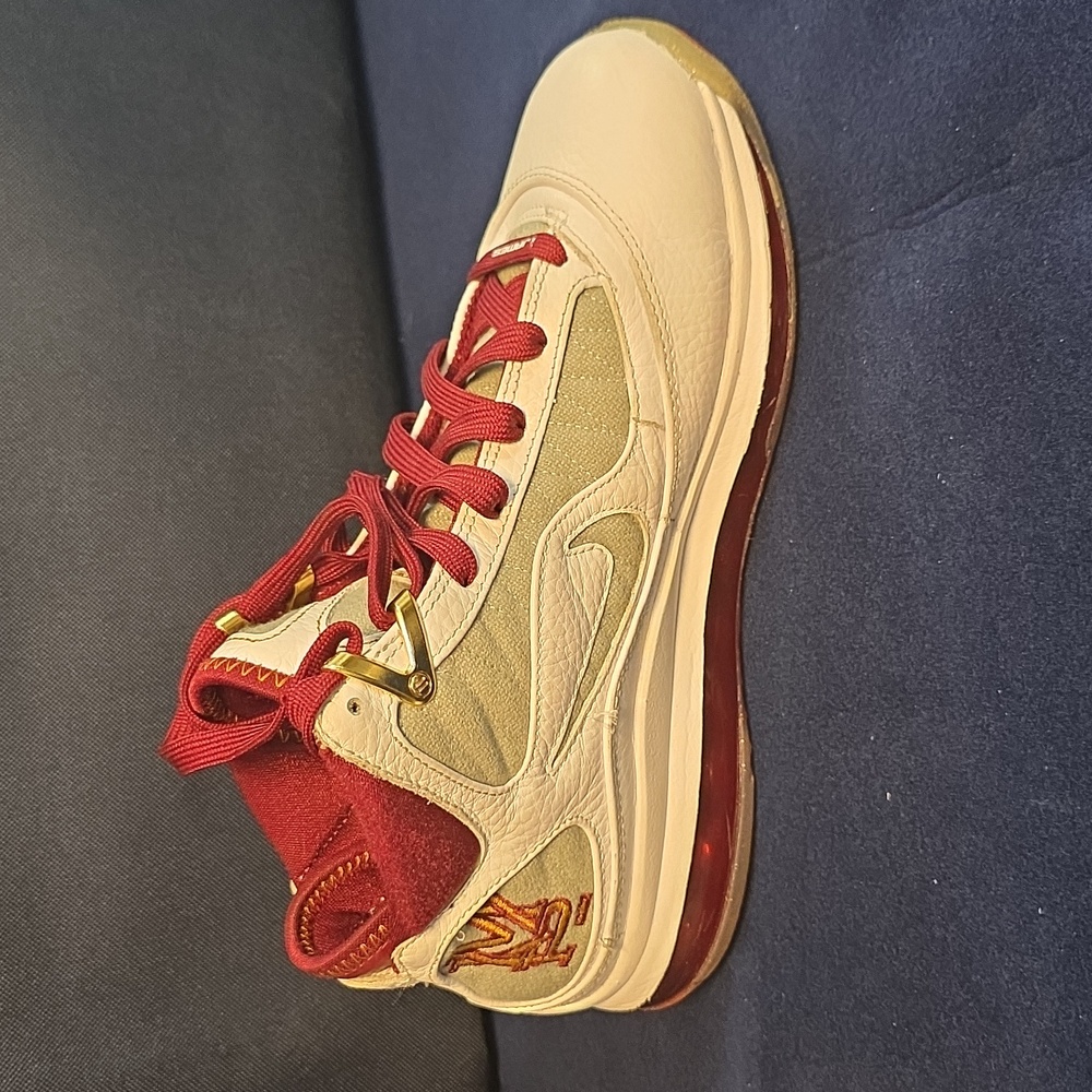 Lebron 7 MVP Historu - Picture 5 of 14